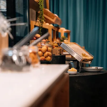 Golden Tulip Aix Les Bains - & 4*