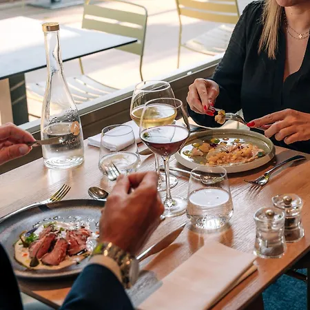 Golden Tulip Aix Les Bains - & 4* エクスレバン