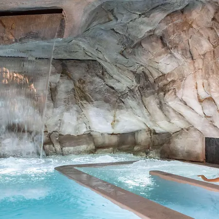 Le Riviera - Restaurant & - Ex Golden Tulip Aix Les Bains Hotell