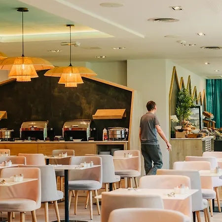 Le Riviera - Restaurant & - Ex Golden Tulip Aix Les Bains 4*