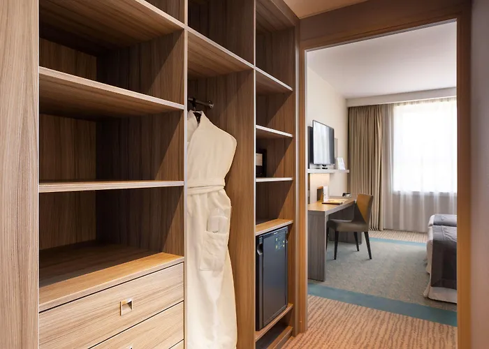 Le Riviera - Restaurant & - Ex Golden Tulip Aix Les Bains 4* Aix-les-Bains